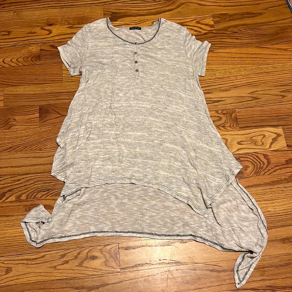 Basil ❤️ Lola short sleeve top, size L high/low style